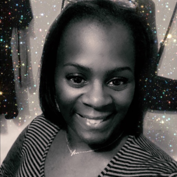 Meet your Posher, Monica - Picture 3 of 3